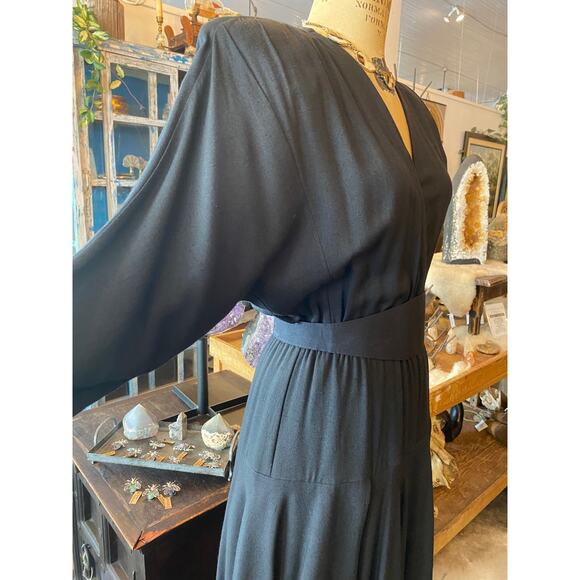 vtg 1980s black rayon dress with batwing sleeves and asymmetrical, 80s does 40s - Picture 4 of 9